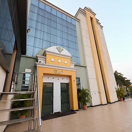 Club 7 Resort And Banquets Bareilly Luaran gambar