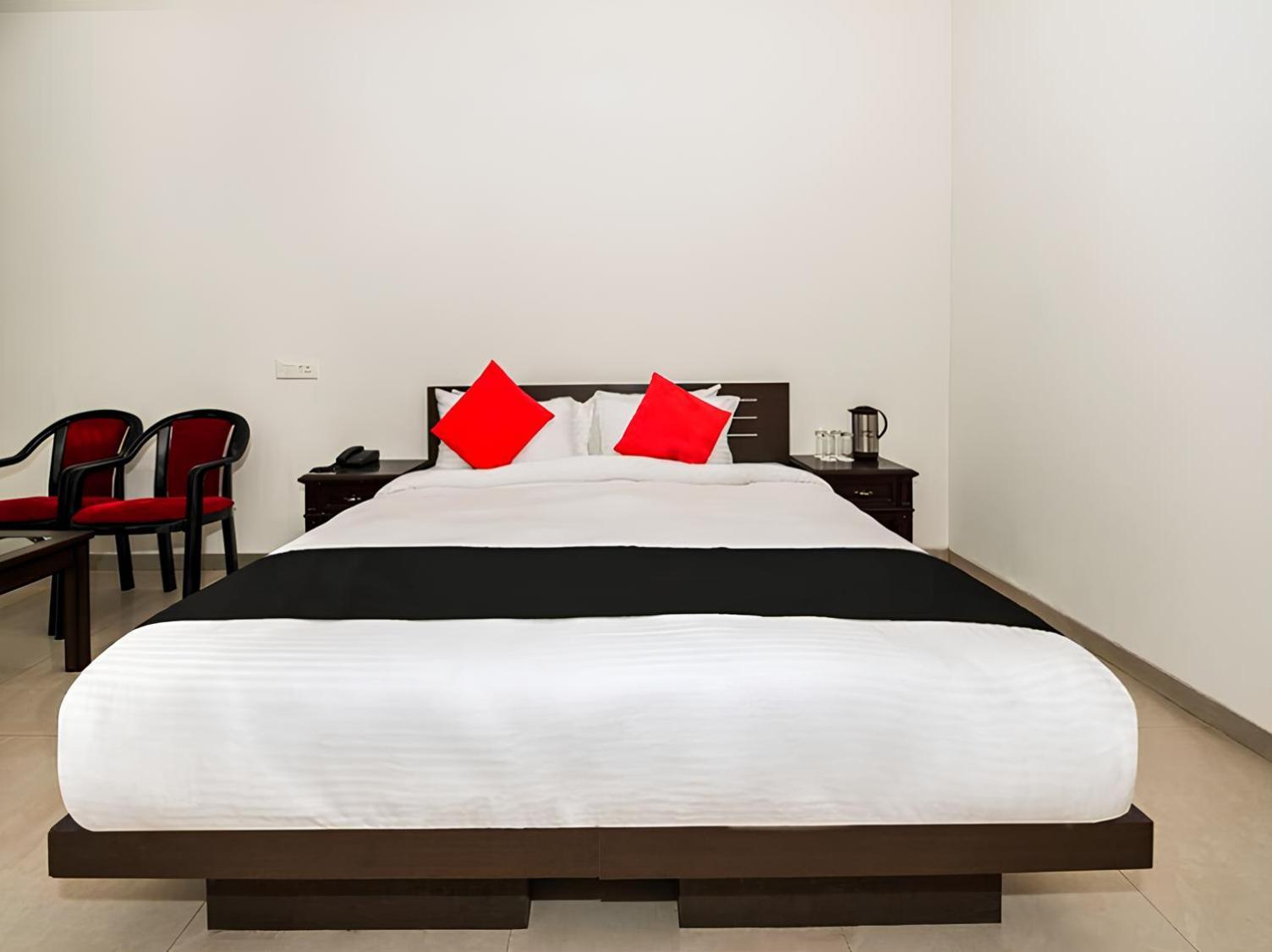 Club 7 Resort And Banquets Bareilly Luaran gambar