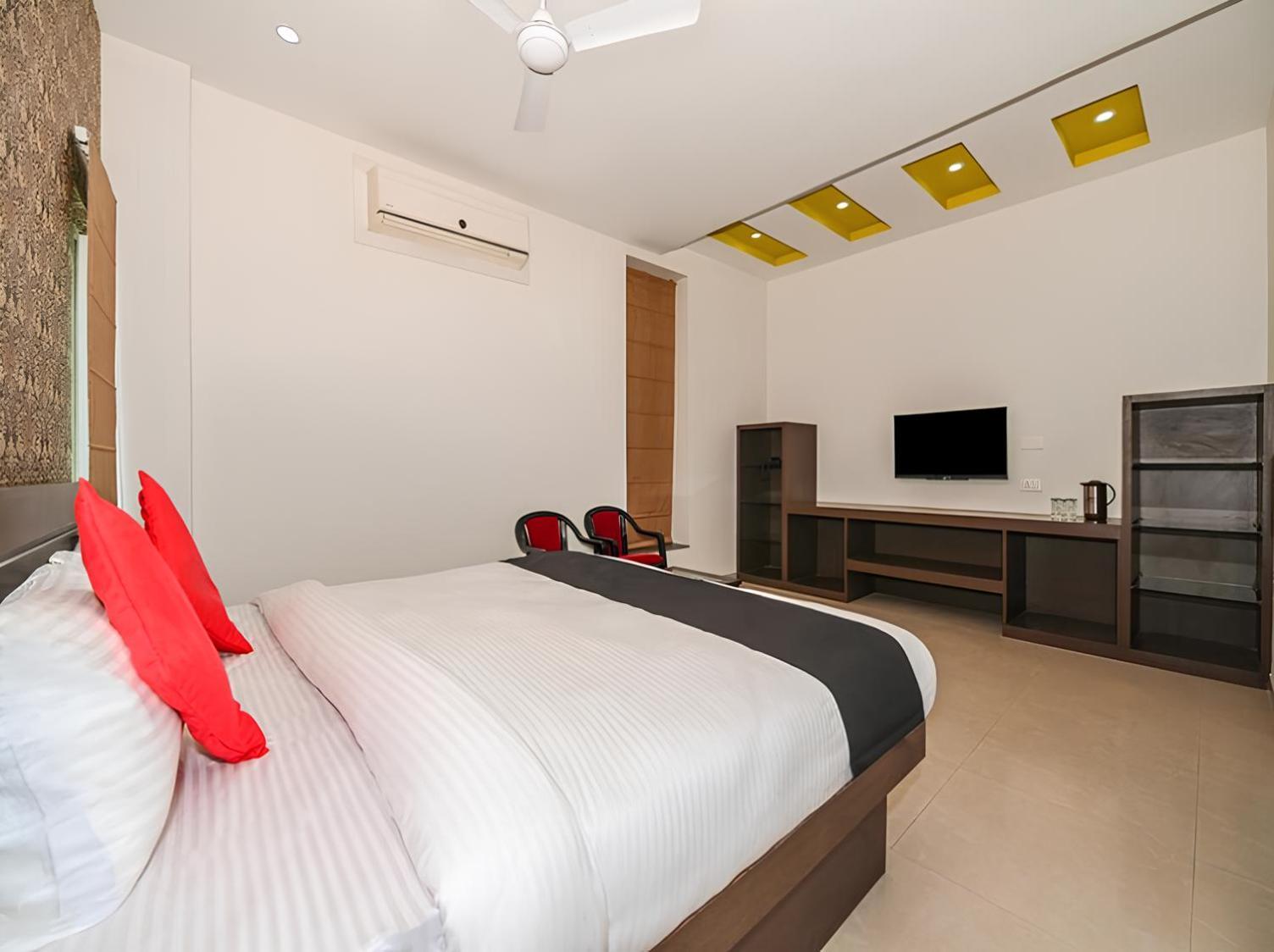 Club 7 Resort And Banquets Bareilly Luaran gambar